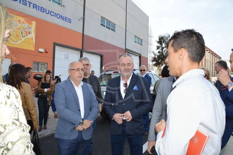 El presidente del Cabildo, Antonio Morales, en la zona industrial de Jinámar (Foto TA)